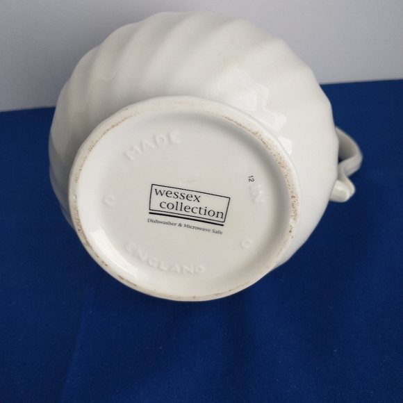 WESSEX Willow Red Chinoiserie Pitcher - Picture 5 of 10